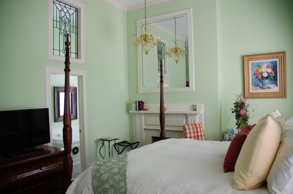 باردستاون Bourbon Manor Bed & Breakfast Inn الغرفة الصورة