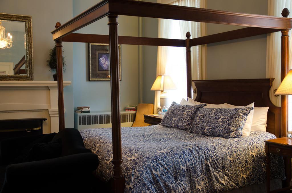 باردستاون Bourbon Manor Bed & Breakfast Inn الغرفة الصورة