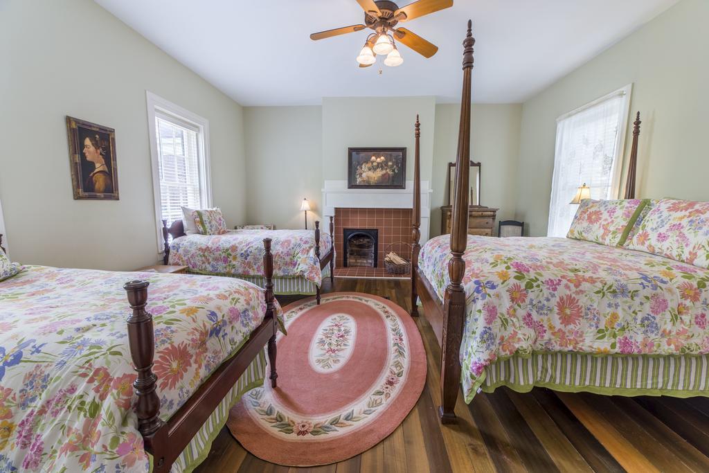 باردستاون Bourbon Manor Bed & Breakfast Inn الغرفة الصورة